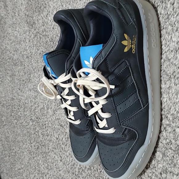 Gray and White Adidas Sneakers w Cream Laces - Picture 5 of 9